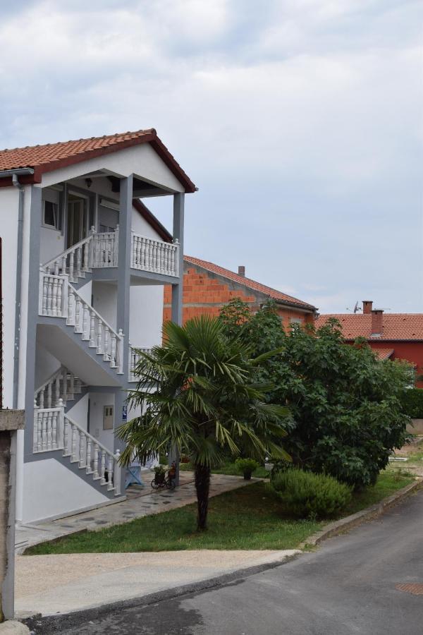 Apartments Malinska-Kajkic Eksteriør billede